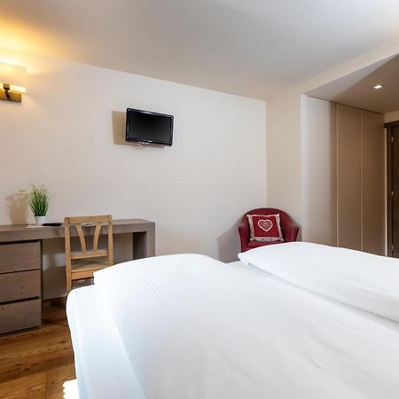 Hotel Cardo Isolaccia Bagian luar foto