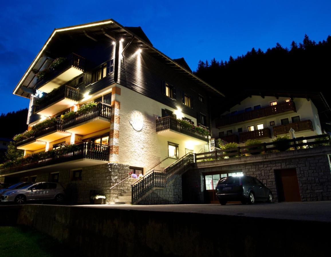 Hotel Cardo Isolaccia Bagian luar foto