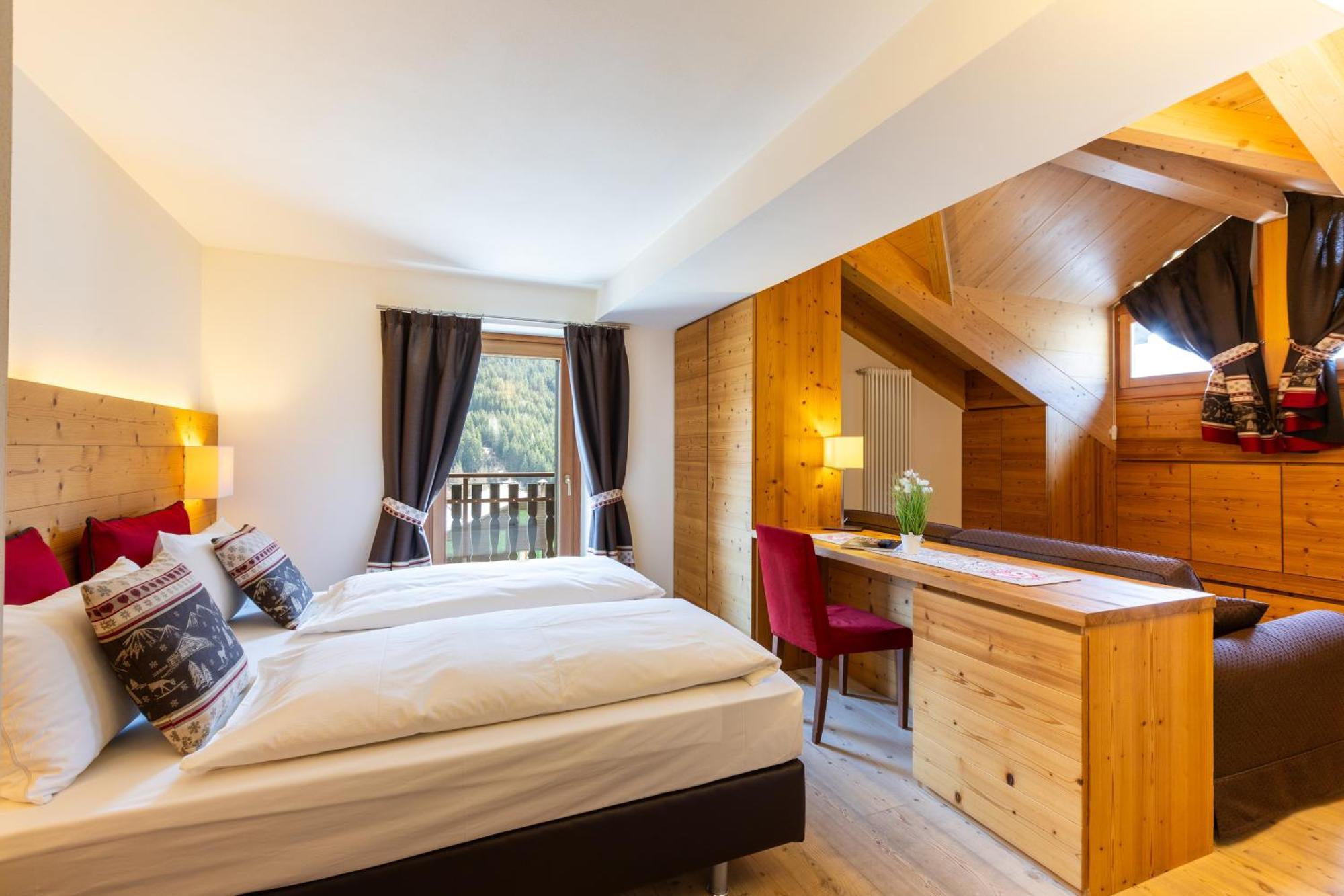 Hotel Cardo Isolaccia Bagian luar foto