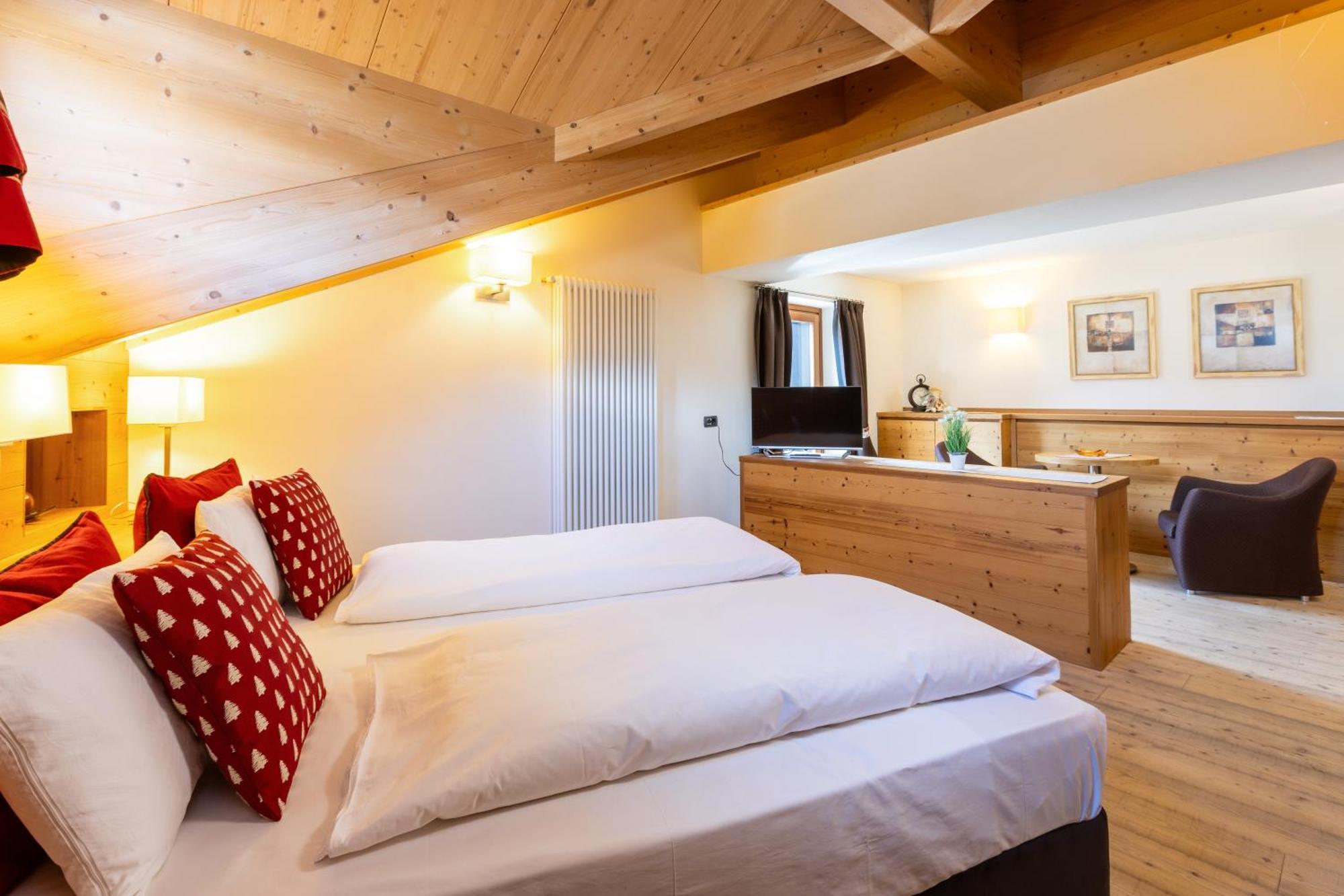 Hotel Cardo Isolaccia Bagian luar foto
