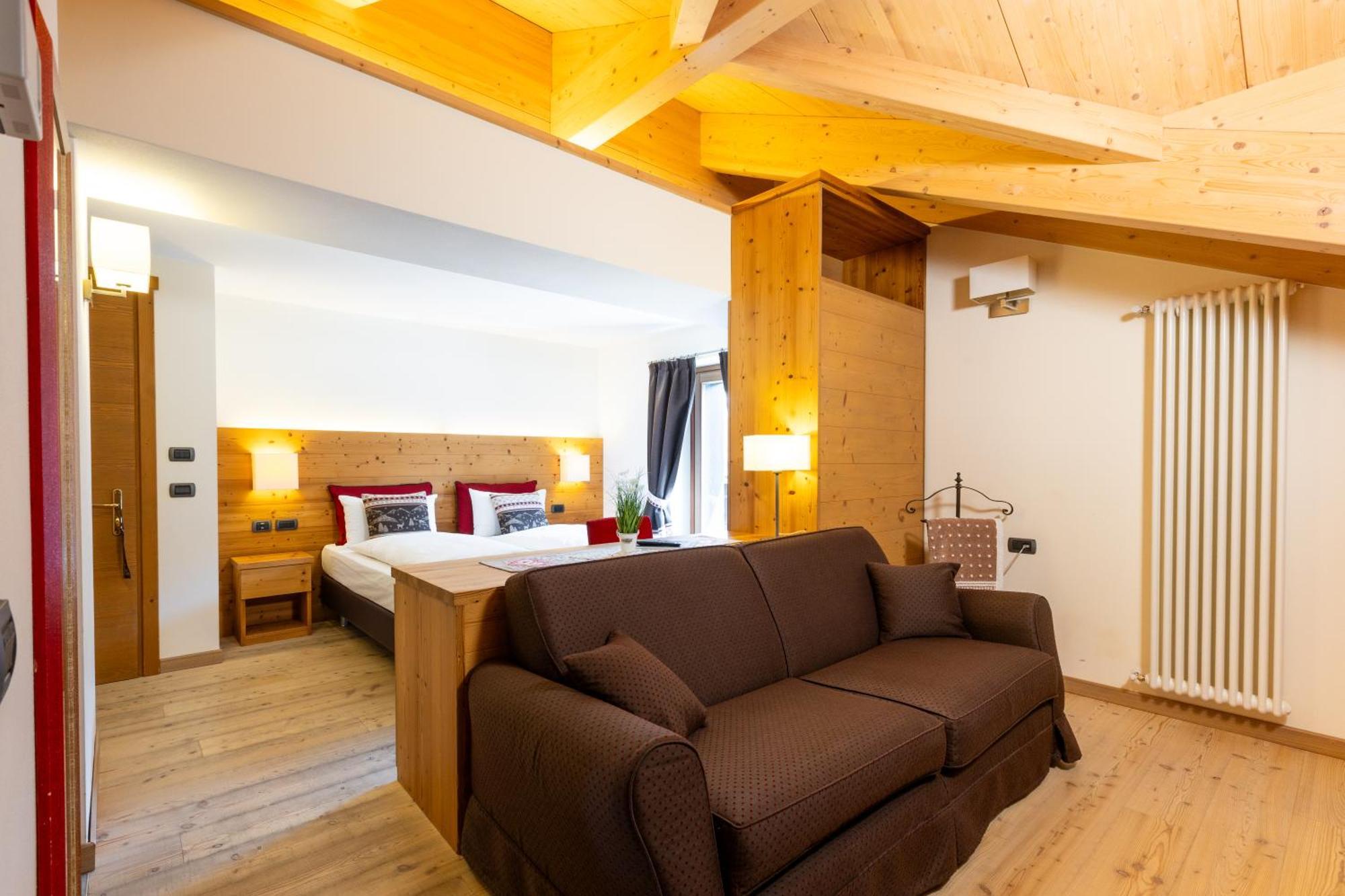 Hotel Cardo Isolaccia Bagian luar foto