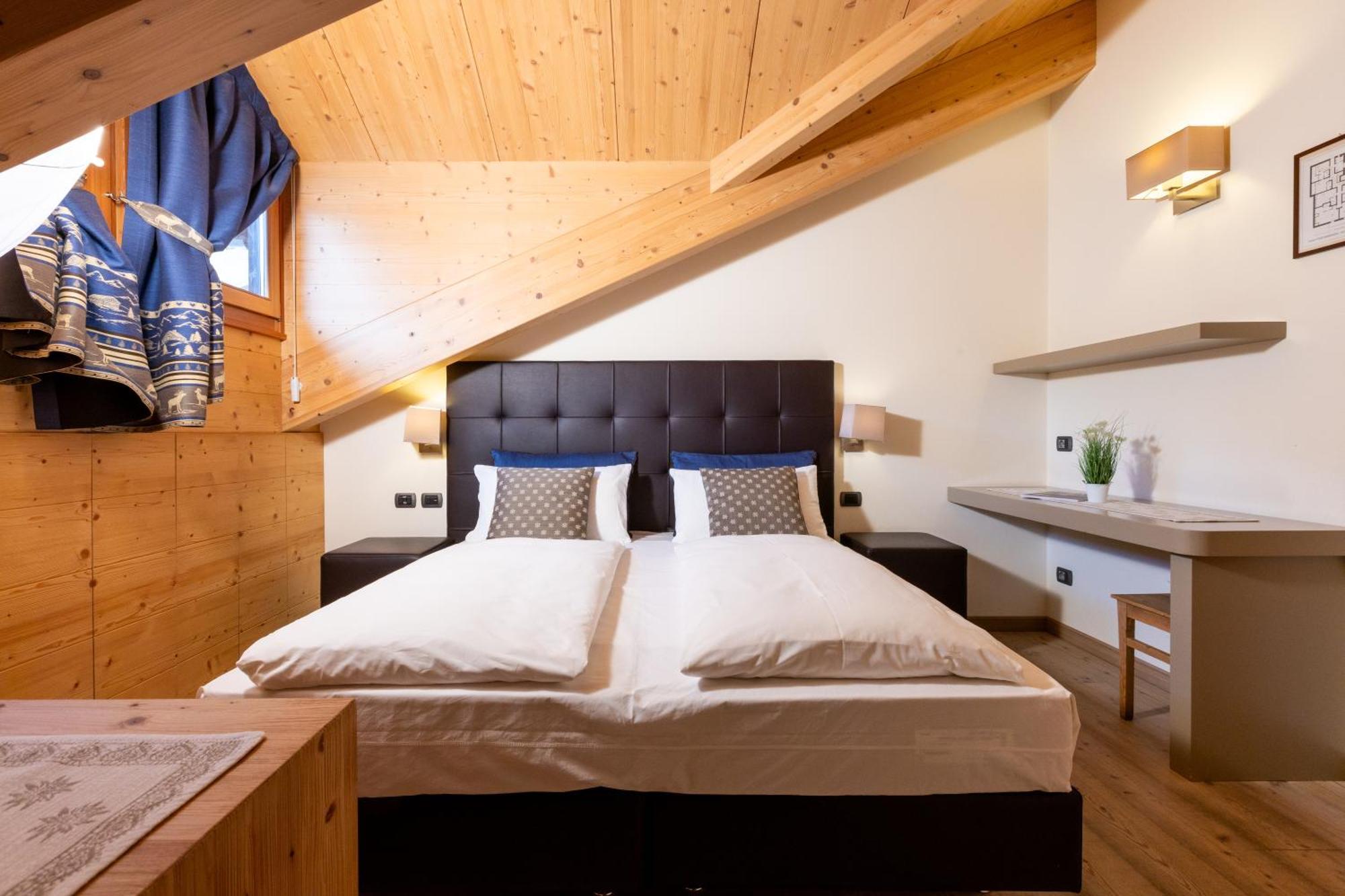 Hotel Cardo Isolaccia Bagian luar foto