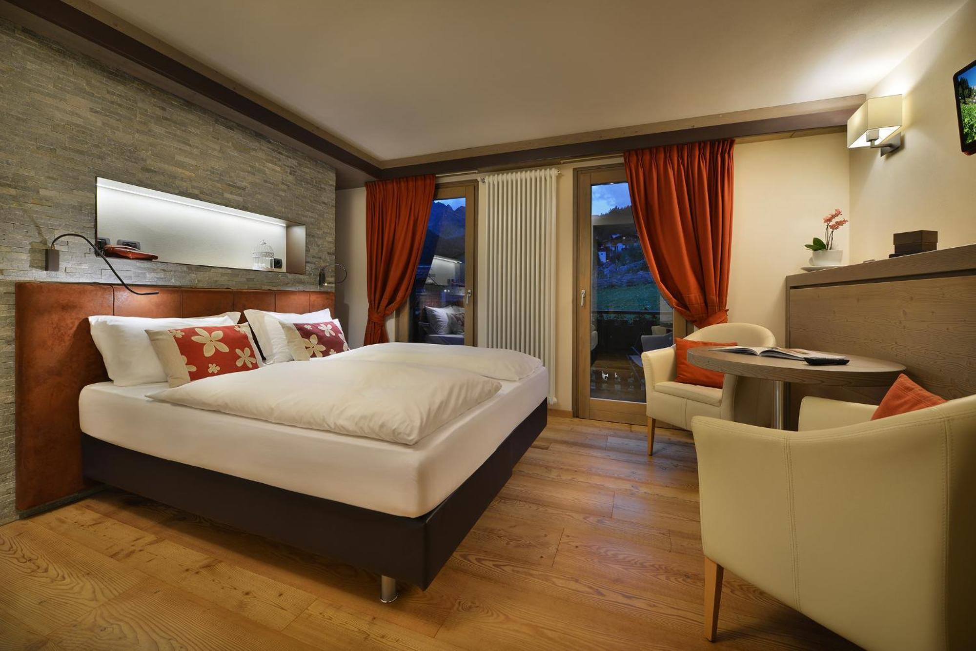 Hotel Cardo Isolaccia Bagian luar foto
