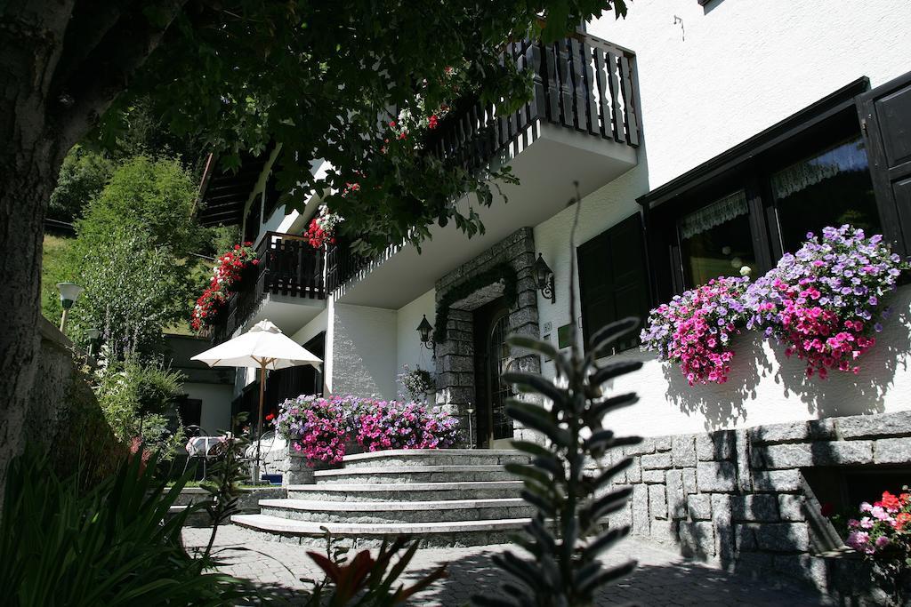 Hotel Cardo Isolaccia Bagian luar foto