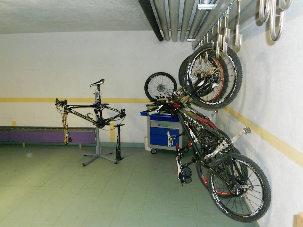Hotel Cardo Isolaccia Bagian luar foto