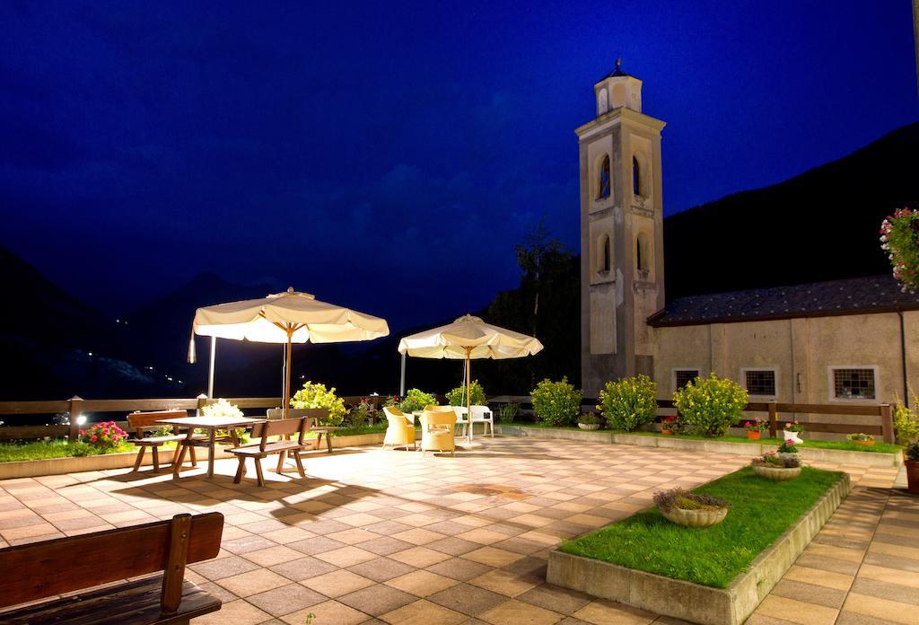 Hotel Cardo Isolaccia Bagian luar foto